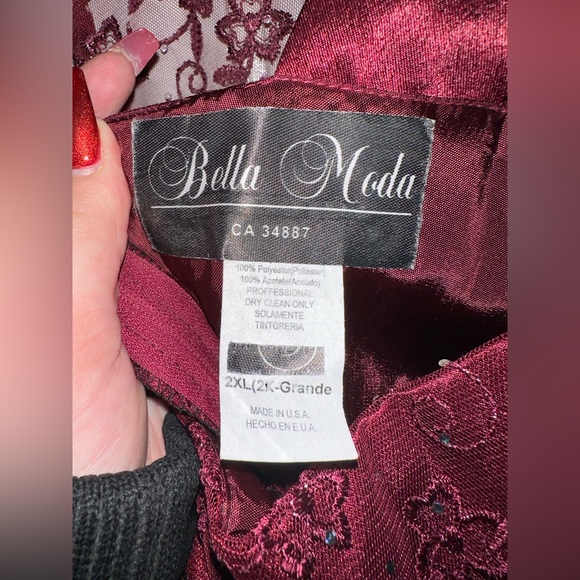 Red dress bella moda with cape - Picture 4 of 5